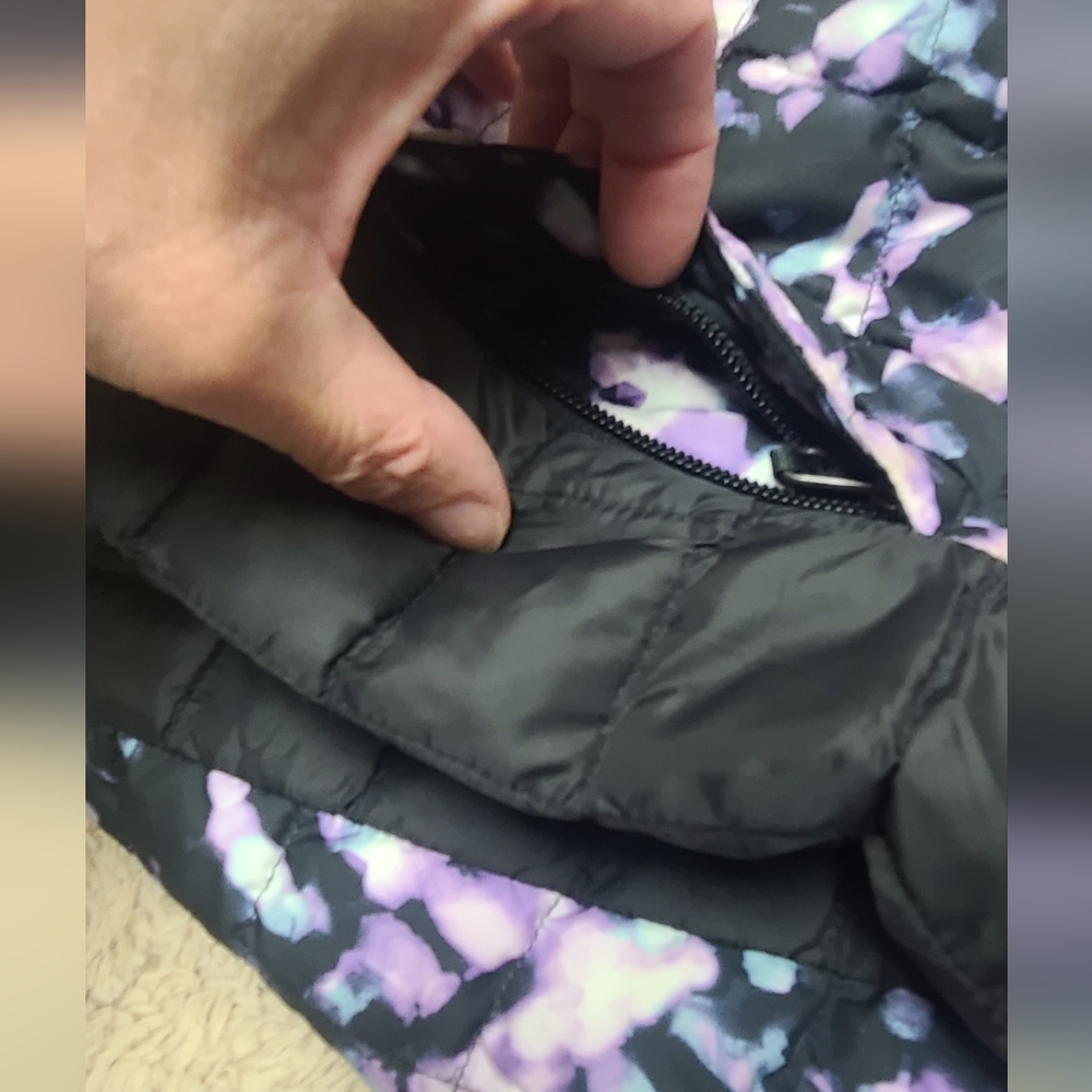 The North Face Thermoball Warm Winter Jacket, Girls Medium - Picture 4 of 11